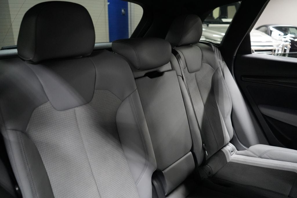 2022 Audi SQ5 Premium - Photo 24