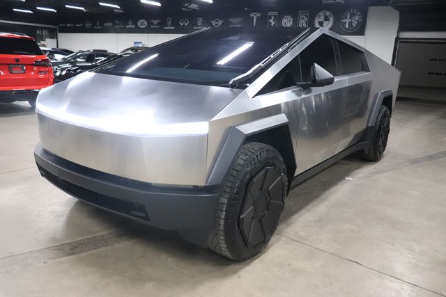 2024 Tesla Cybertruck All-Wheel Drive's photo