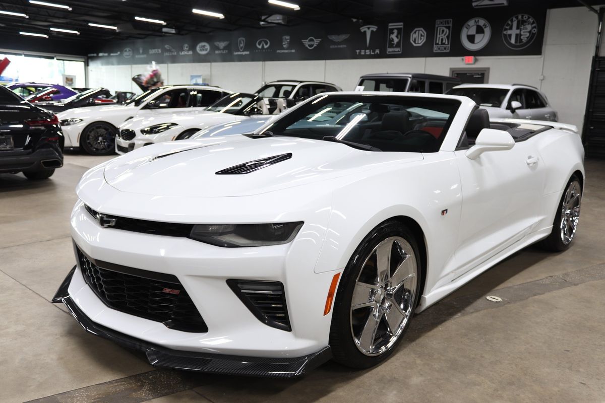 2016 Chevrolet Camaro SS photo 2