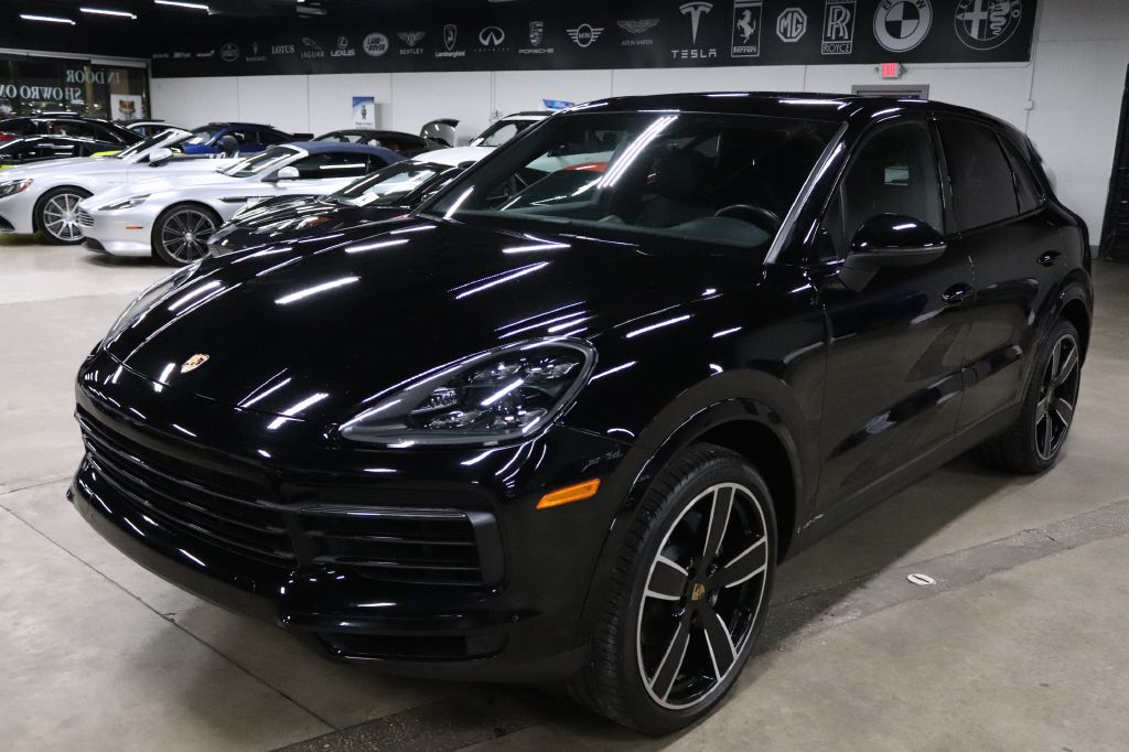 2019 Porsche Cayenne Base's photo