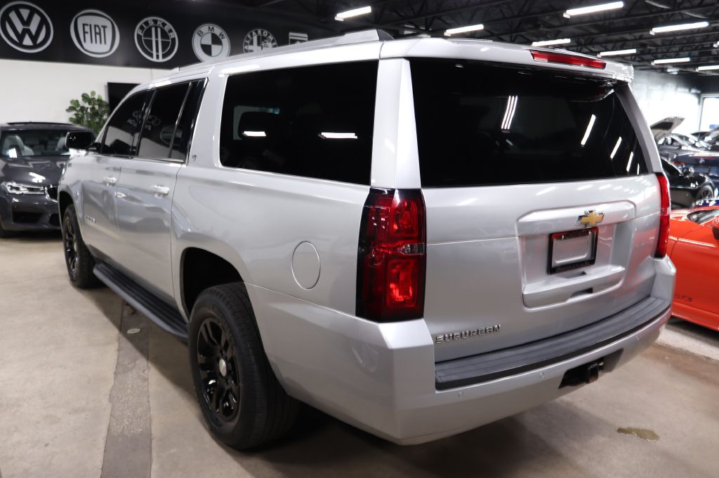 2020 Chevrolet Suburban 1500 LT photo 2