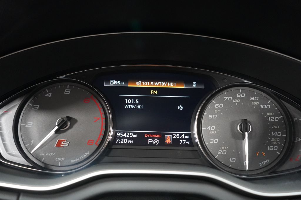2022 Audi SQ5 Premium - Photo 16