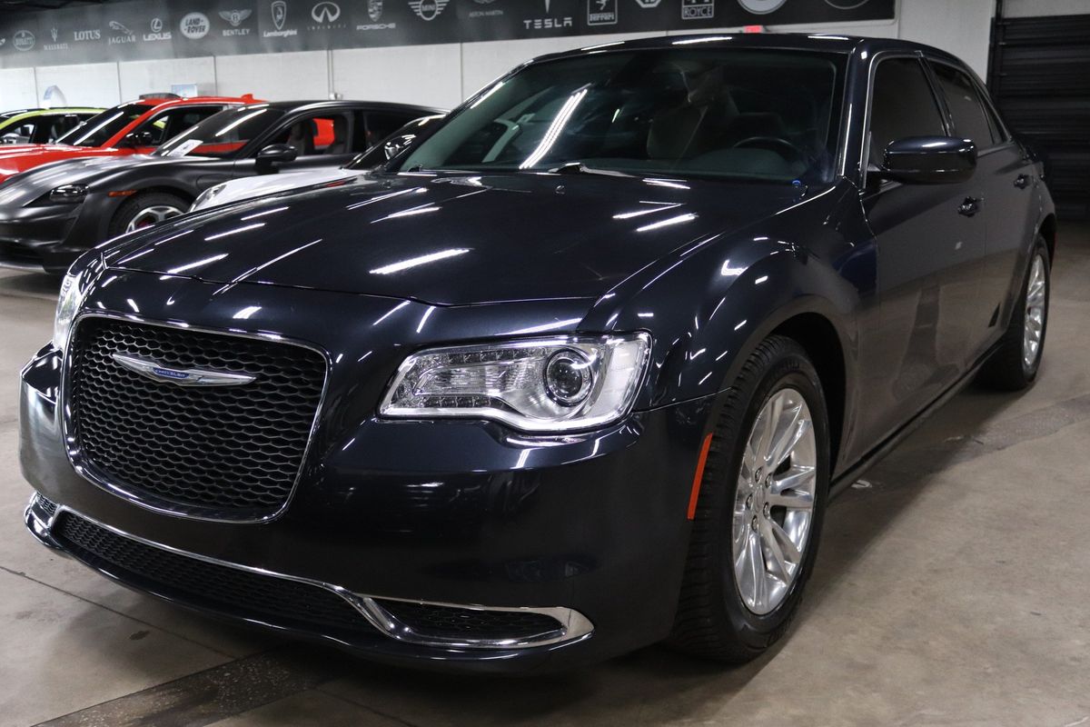 2017 Chrysler 300