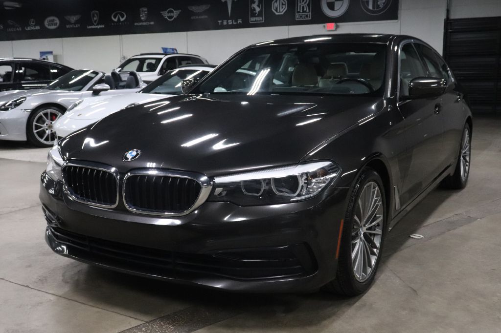 2019 BMW 5 Series 530i's photo