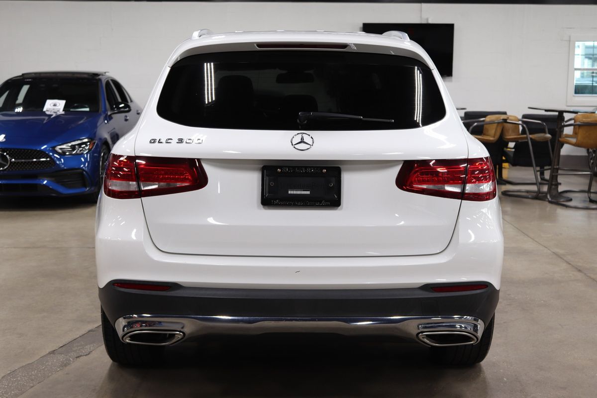 2016 Mercedes Benz GLC 300 photo 4