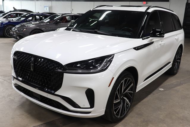 2025 Lincoln Aviator Black Label AWD's photo