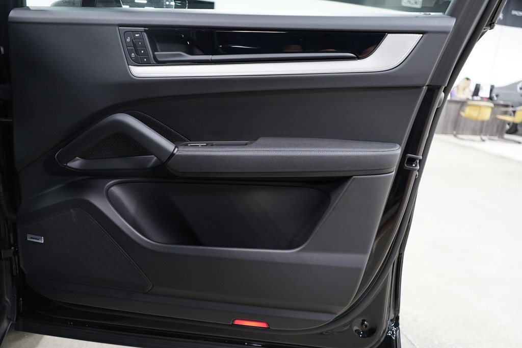 2024 Porsche Cayenne Base - Photo 21