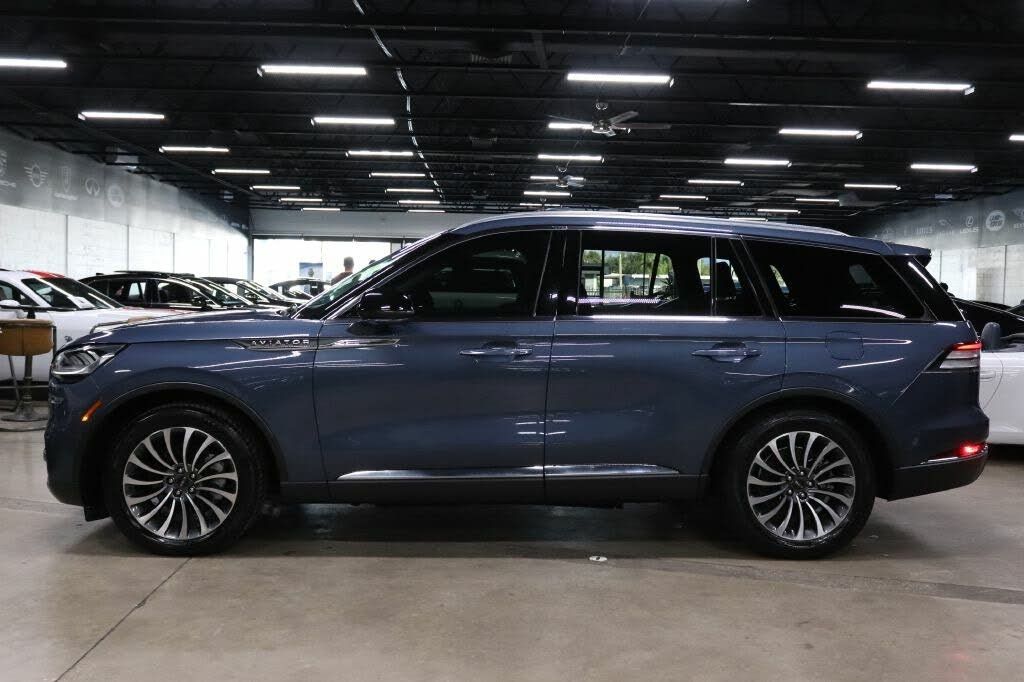 2021 Lincoln Aviator Reserve photo 2