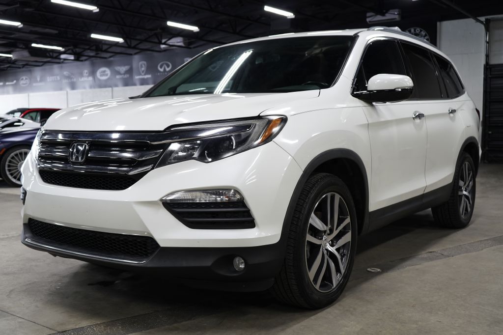 2017 Honda Pilot Touring FWD photo