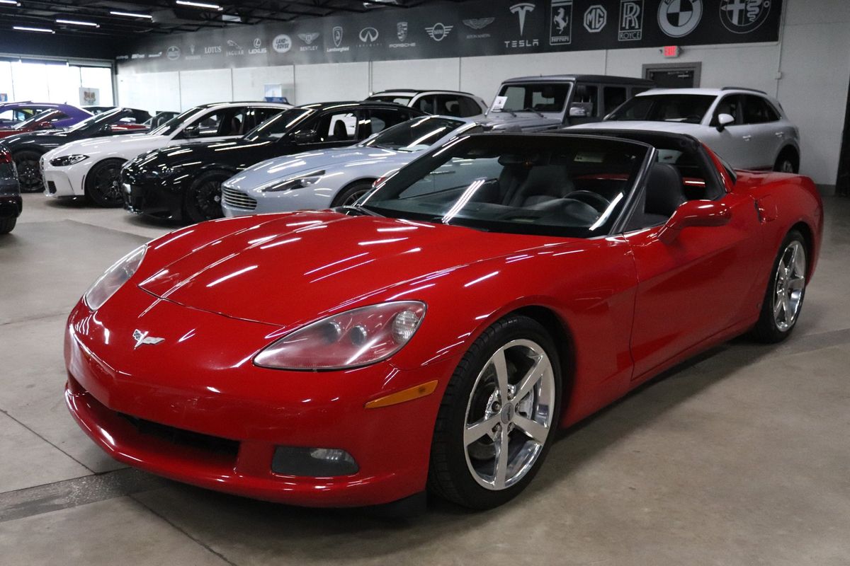 2008 Chevrolet Corvette photo 2