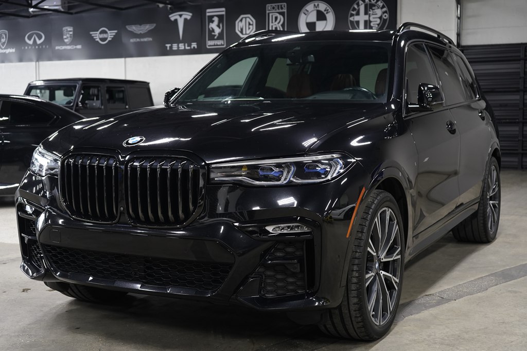 2022 BMW X7 M50i