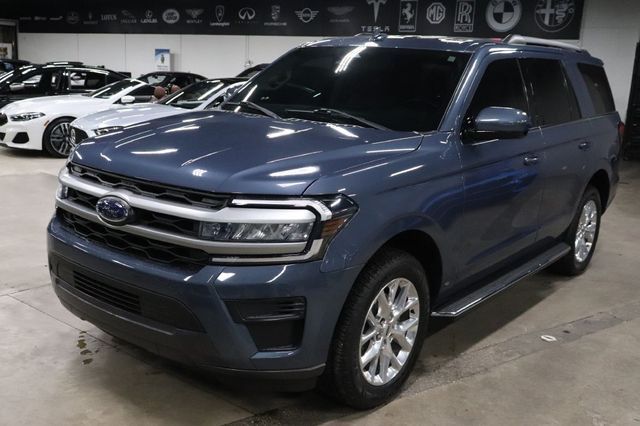 2023 Ford Expedition XLT's photo