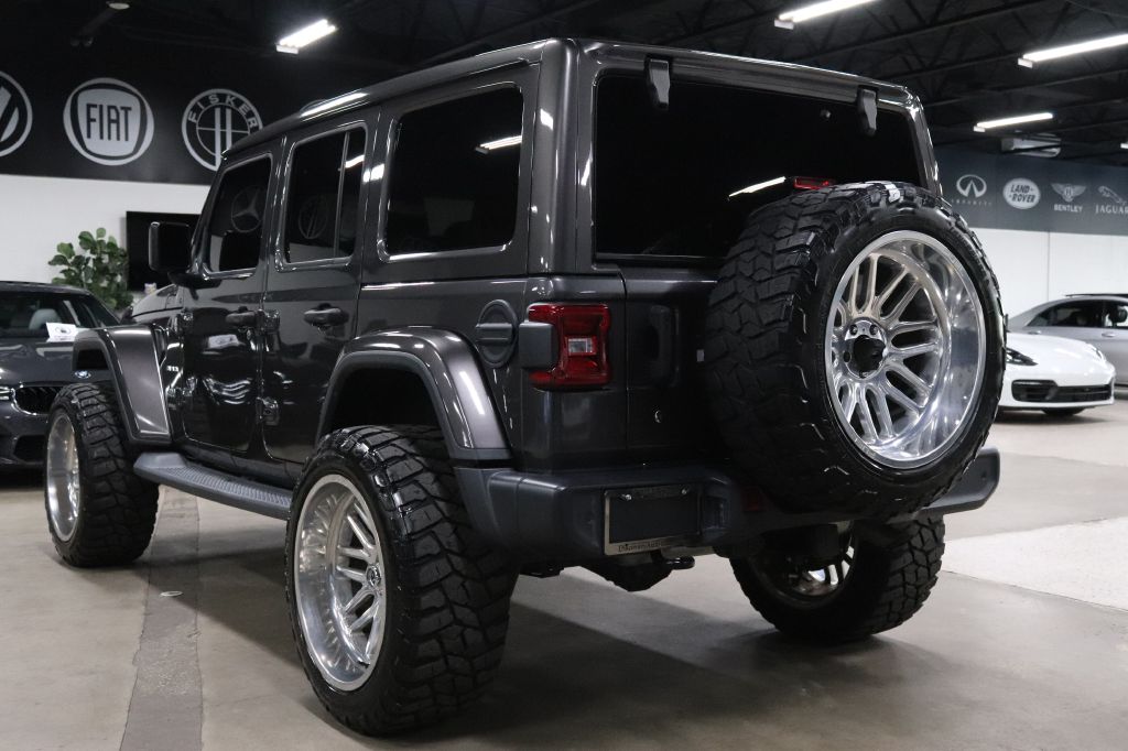 2019 Jeep Wrangler Unlimited Sahara photo 3