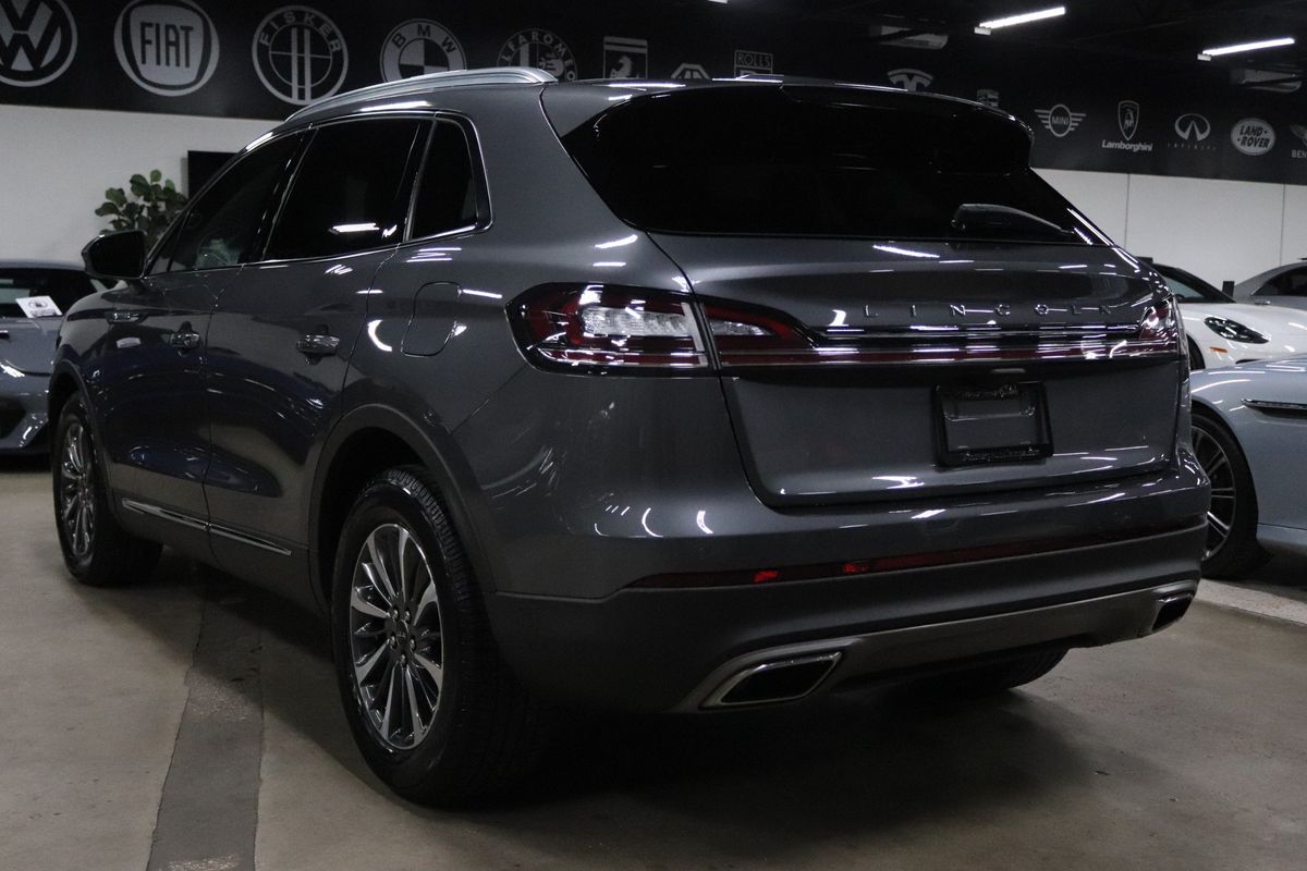 2023 Lincoln Nautilus Standard photo 2