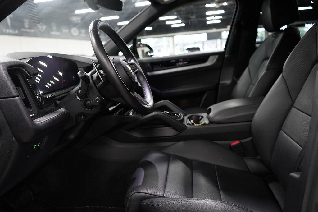2024 Porsche Cayenne Base - Photo 10