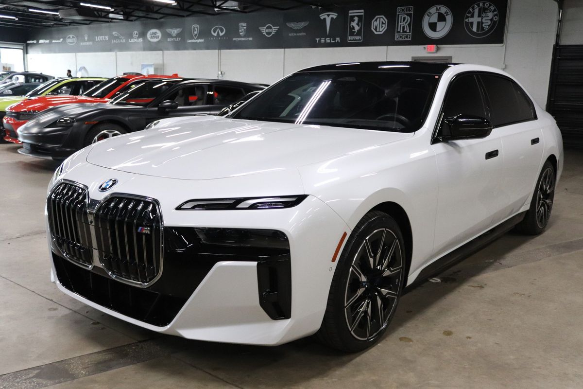 2024 BMW i7 Base's photo