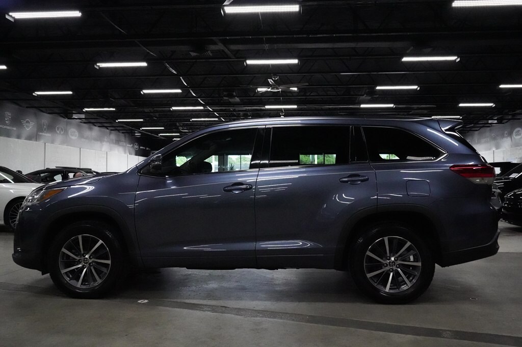 Used 2018 Toyota Highlander SE SUV
