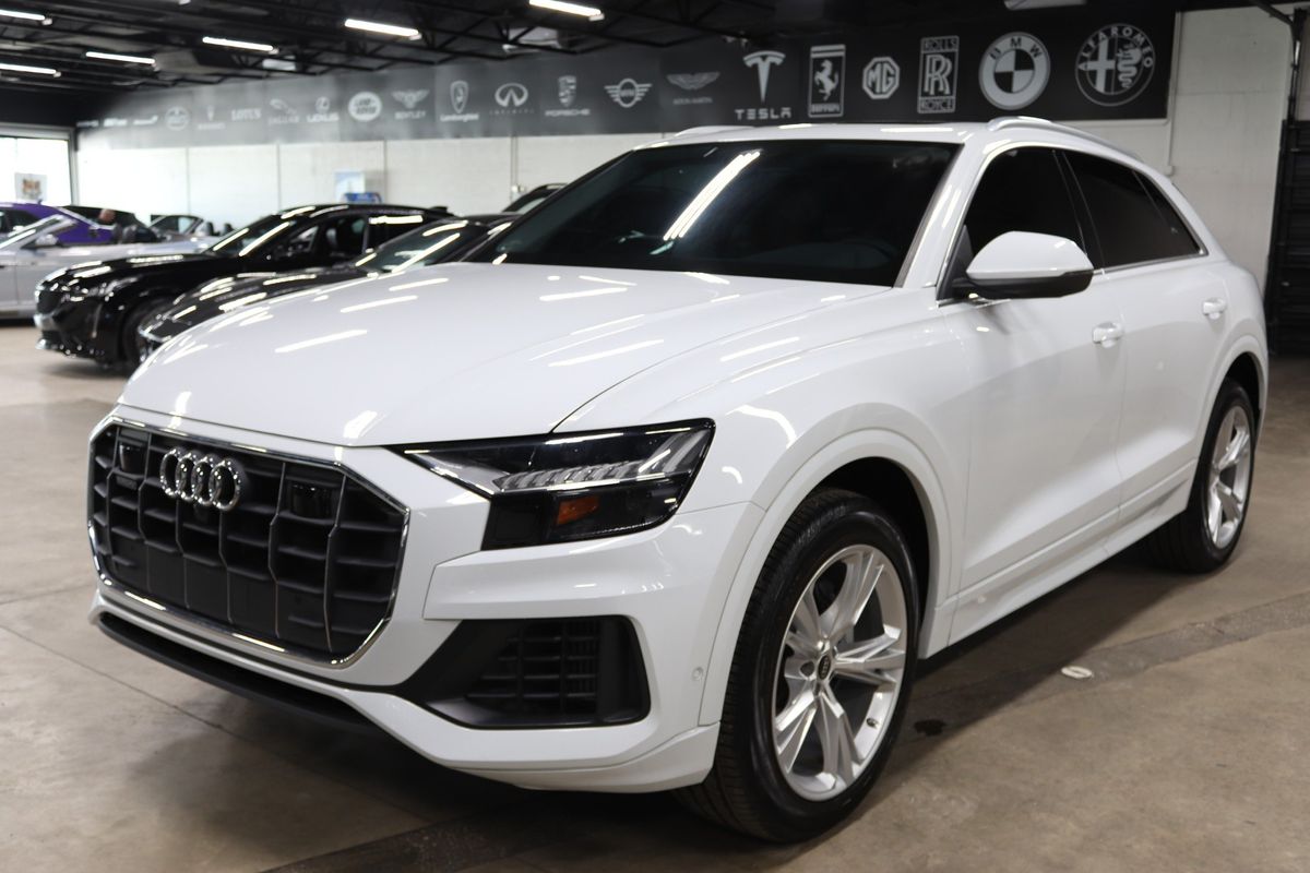 2023 Audi Q8 Premium's photo