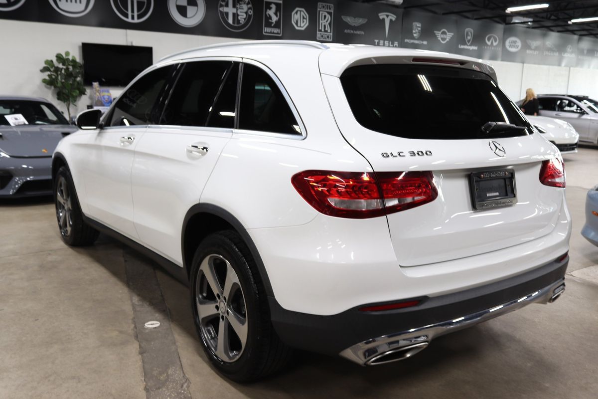 2016 Mercedes Benz GLC 300 photo 3