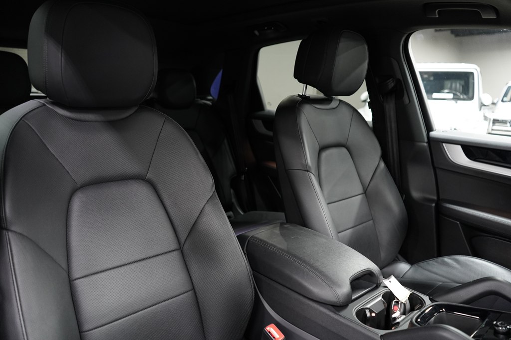 2024 Porsche Cayenne Base - Photo 23