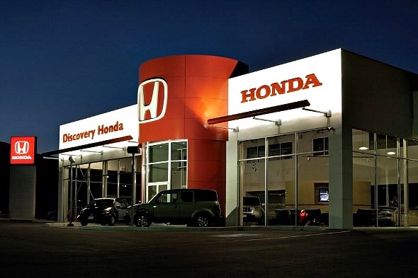  Discovery Honda at night.jpg