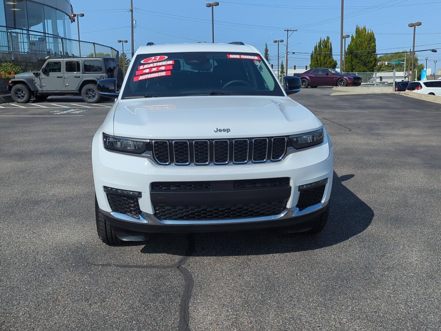 2023 Jeep Grand Cherokee Limited photo 2