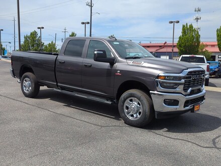 2025 Ram 2500 TRADESMAN CREW CAB 4X4 8' BOX Pickup