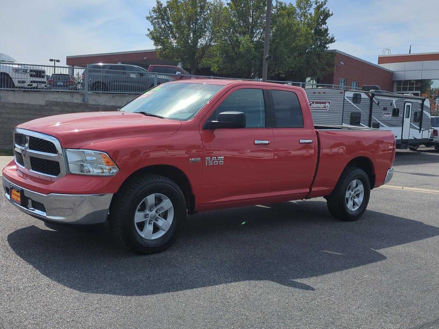 2016 Ram 1500 SLT photo 3