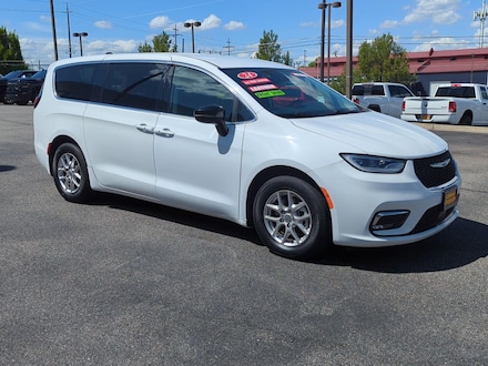 2024 Chrysler Pacifica Touring L Van Passenger Van