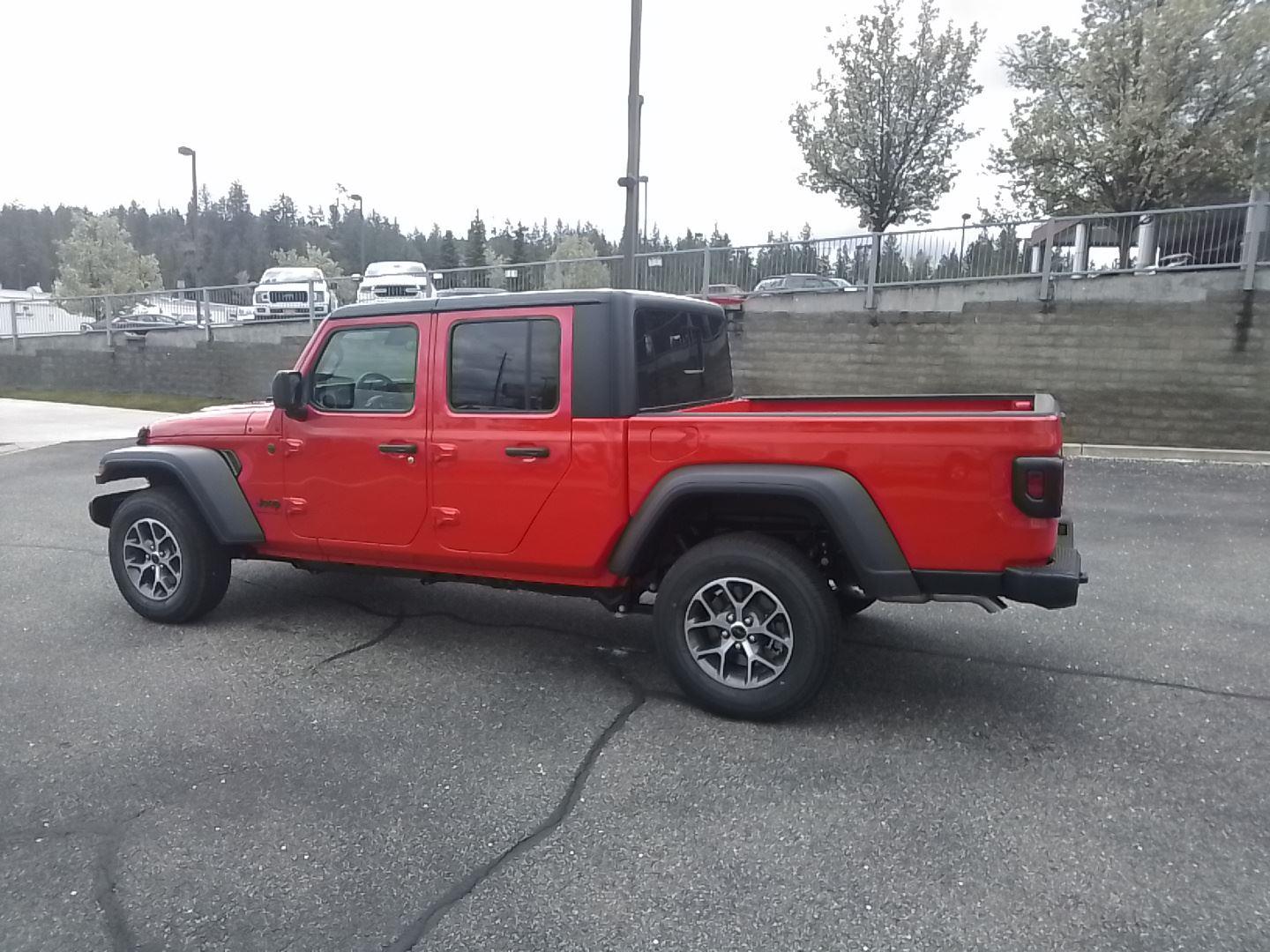 2025 Jeep Gladiator Sport S photo 4