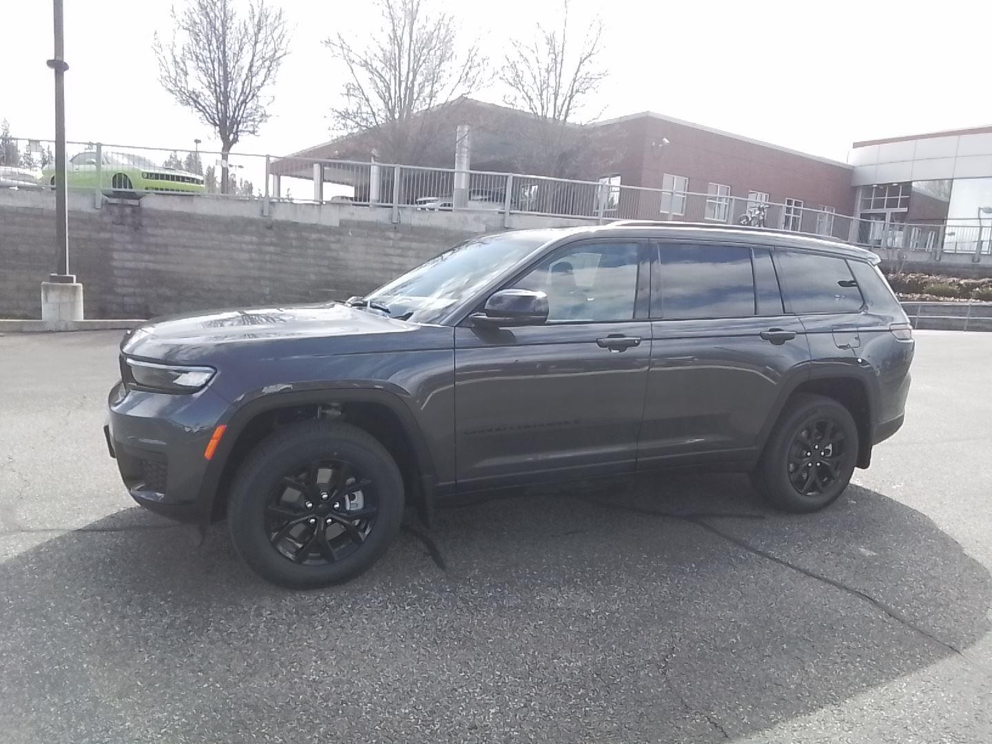 2025 Jeep Grand Cherokee Altitude X photo 3