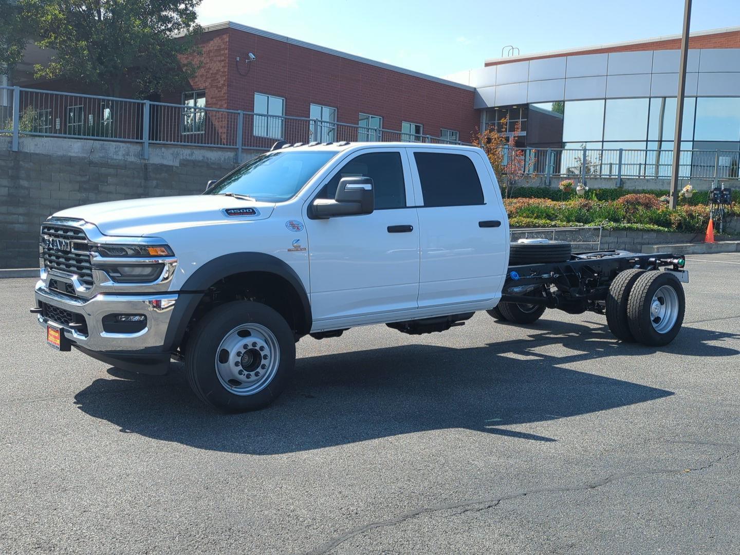 2026 Ram 4500 Tradesman photo 3