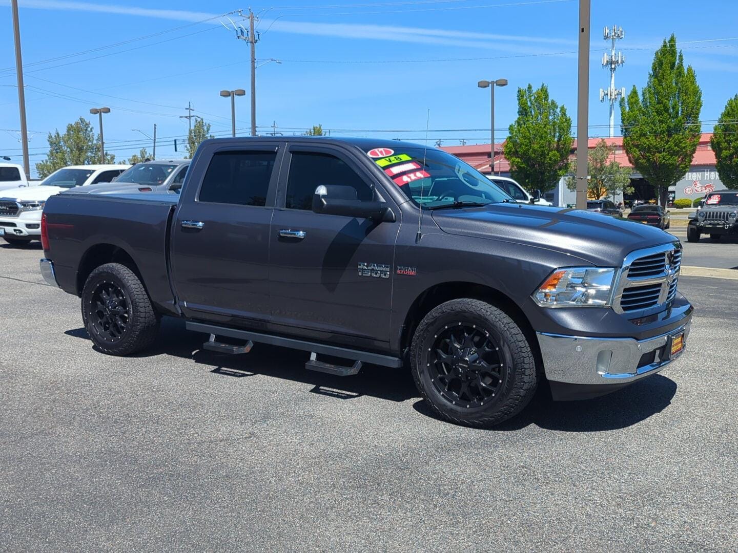 2017 RAM 1500 Big Horn 4x4 Crew Cab 5'7's photo