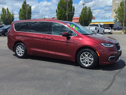 2023 Chrysler Pacifica Touring L Van Passenger Van