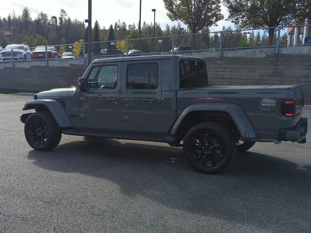 Used 2022 Jeep Gladiator High Altitude Truck Crew Cab