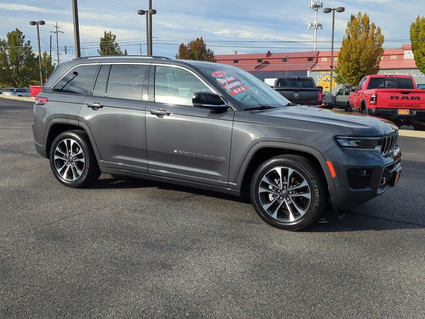 2022 Jeep Grand Cherokee Overland's photo