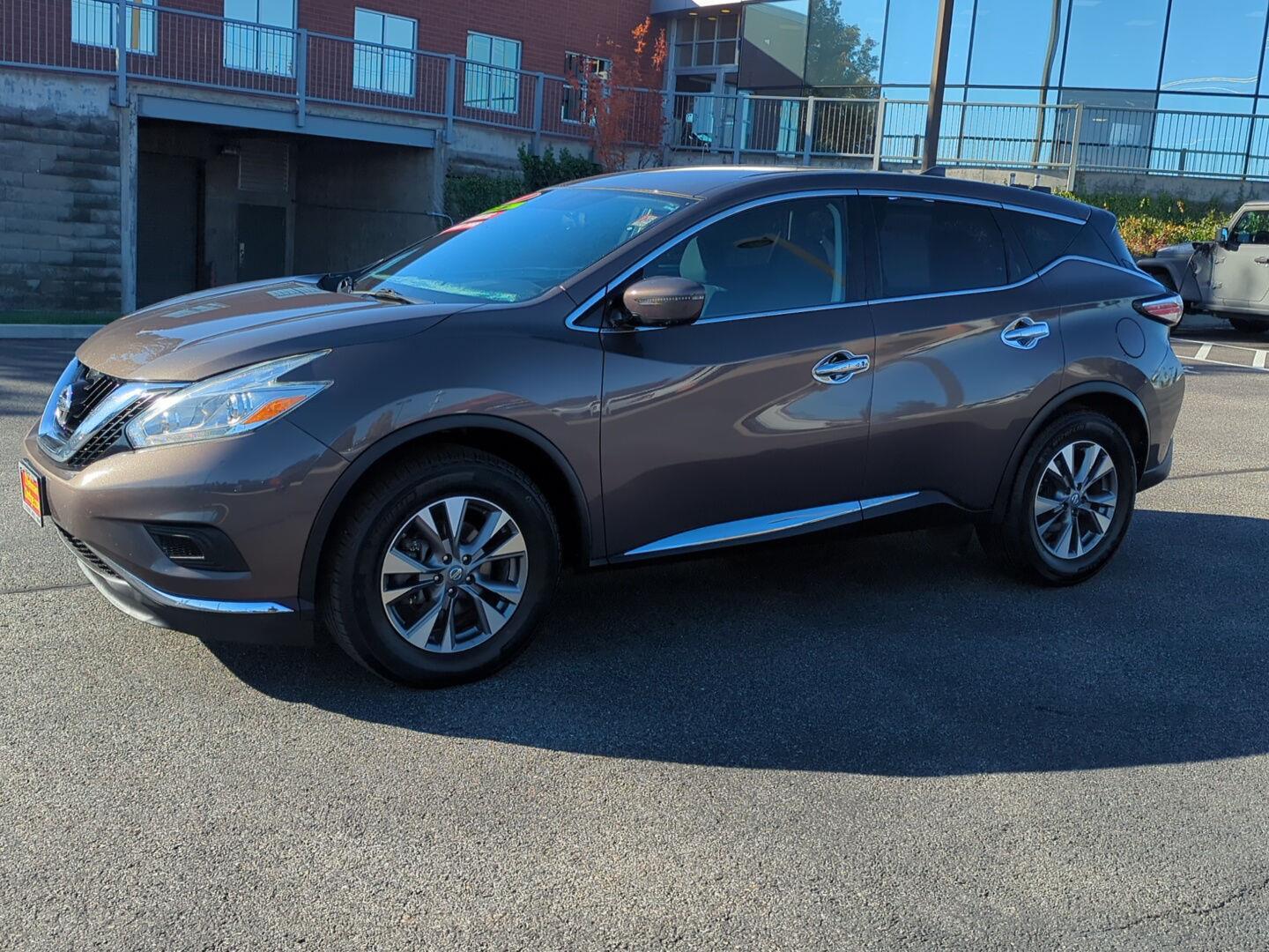 2017 Nissan Murano S photo 2