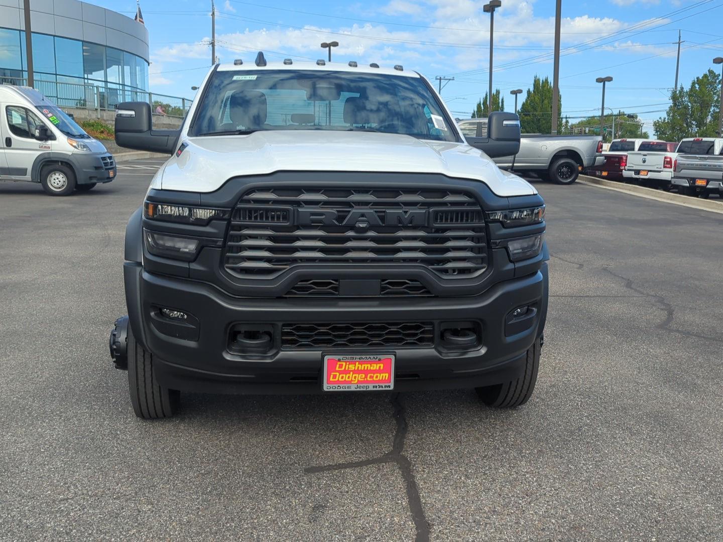 2025 Ram 5500 Tradesman photo 2