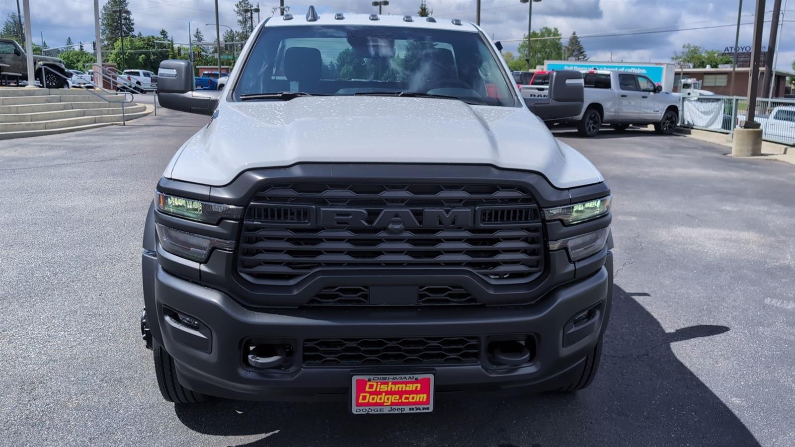 2025 Ram 4500 Tradesman photo 2