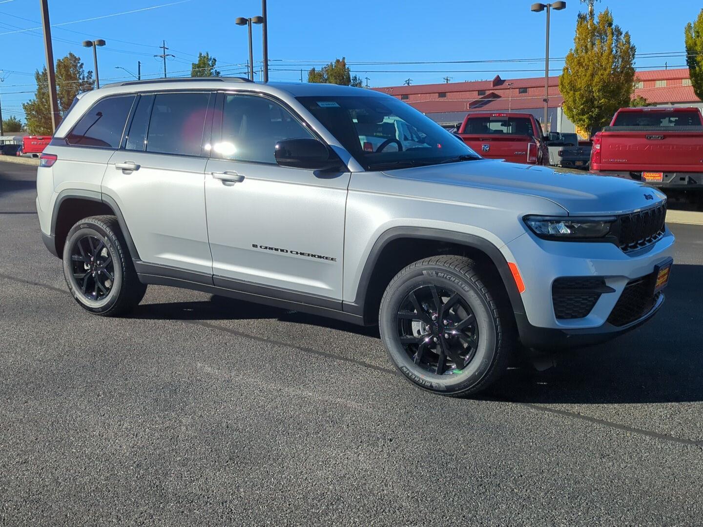 2025 Jeep Grand Cherokee Altitude's photo
