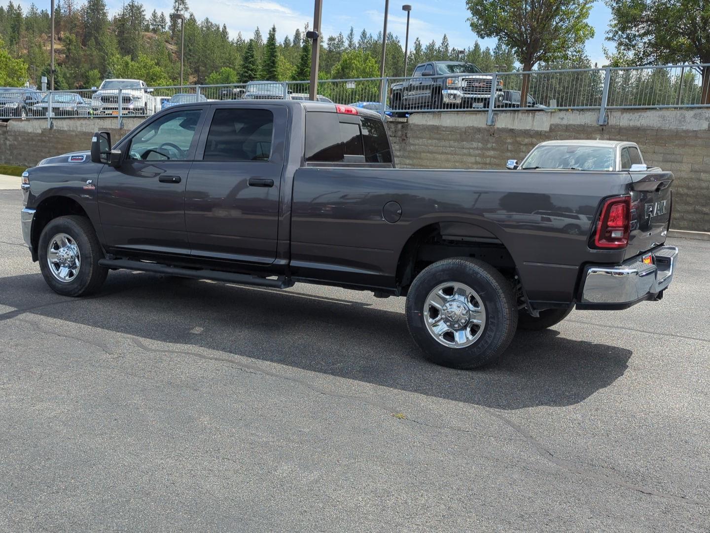 2025 Ram 2500 Tradesman photo 4