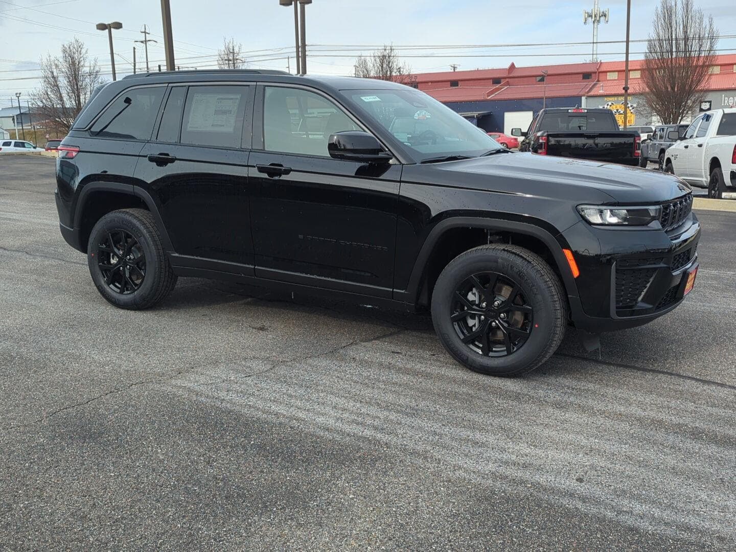 2026 Jeep Grand Cherokee Laredo Altitude 4x4's photo