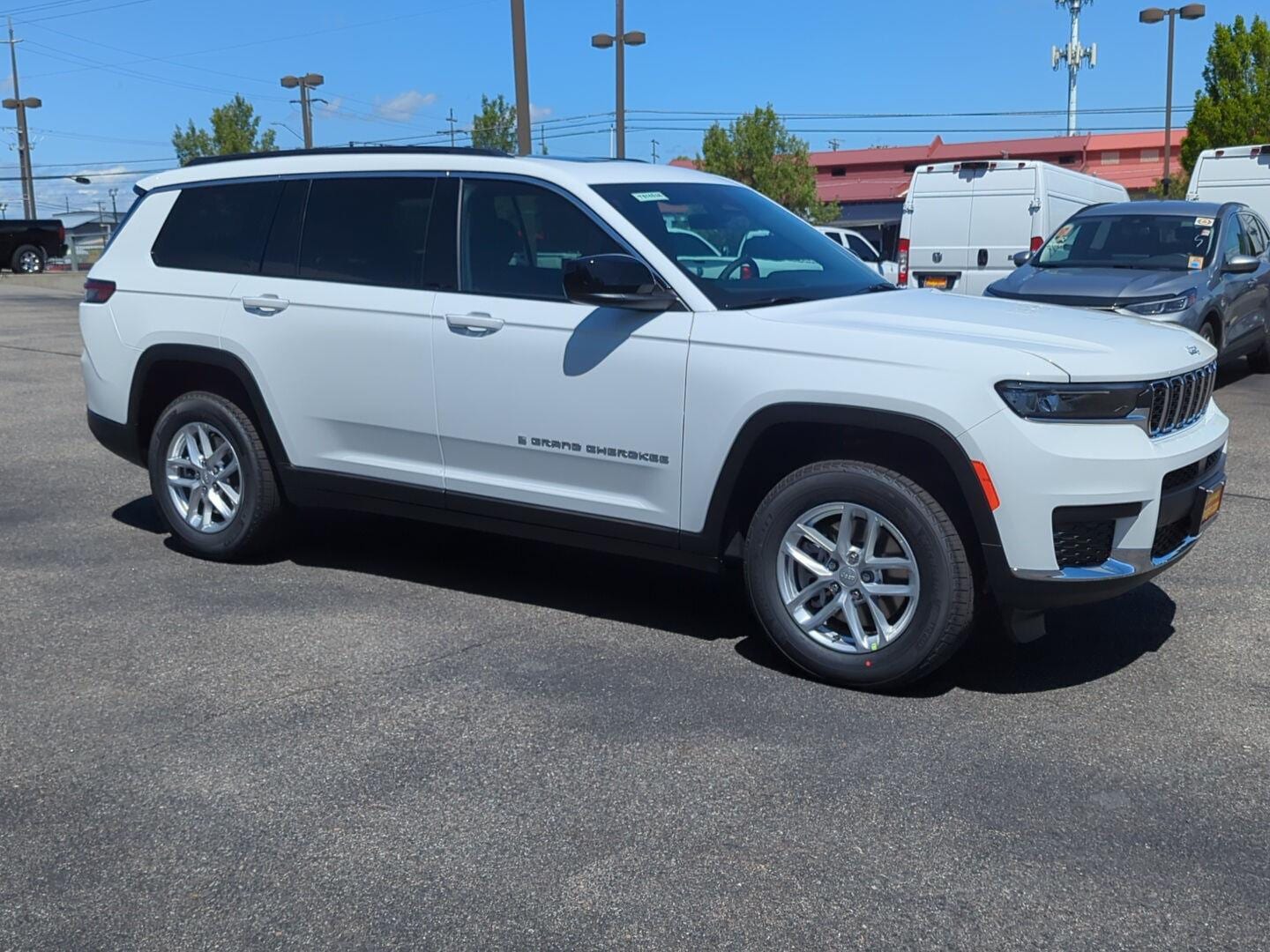 2026 Jeep Grand Cherokee L Laredo X 4x4's photo