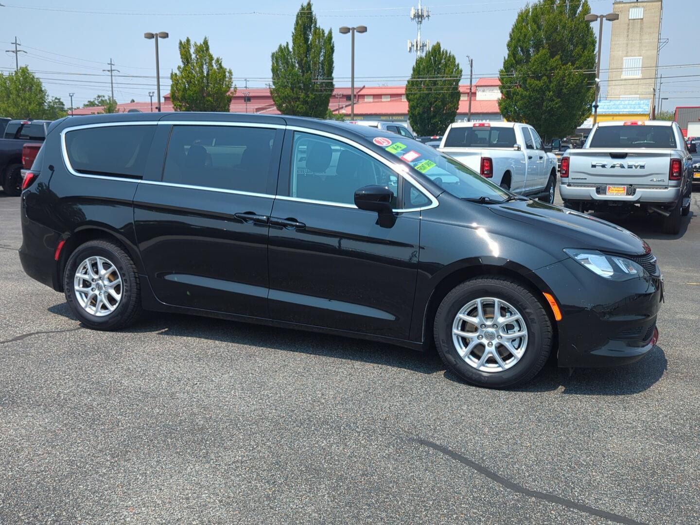 2023 Chrysler Voyager Van Passenger Van 