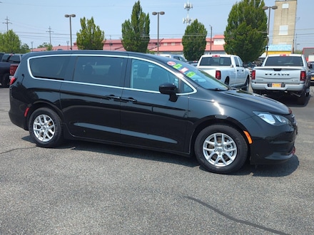 2023 Chrysler Voyager LX Van Passenger Van