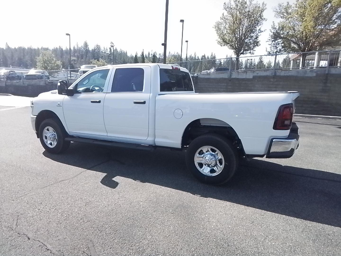 2025 Ram 2500 Tradesman photo 4