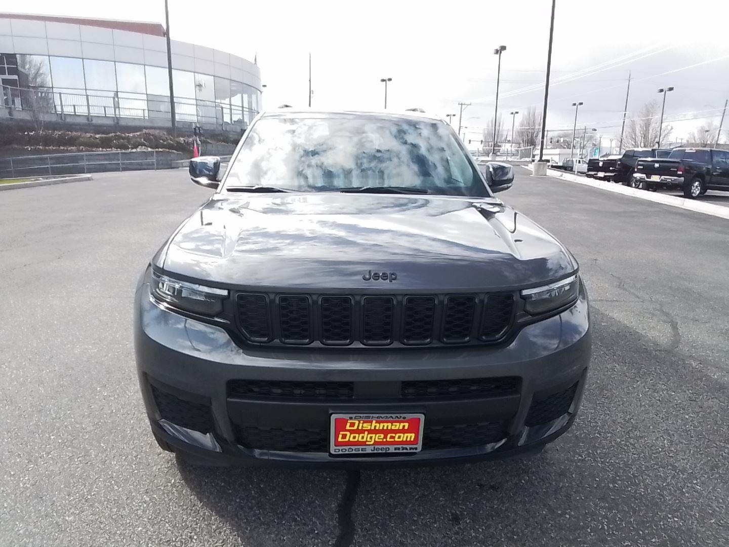 2025 Jeep Grand Cherokee Altitude X photo 2