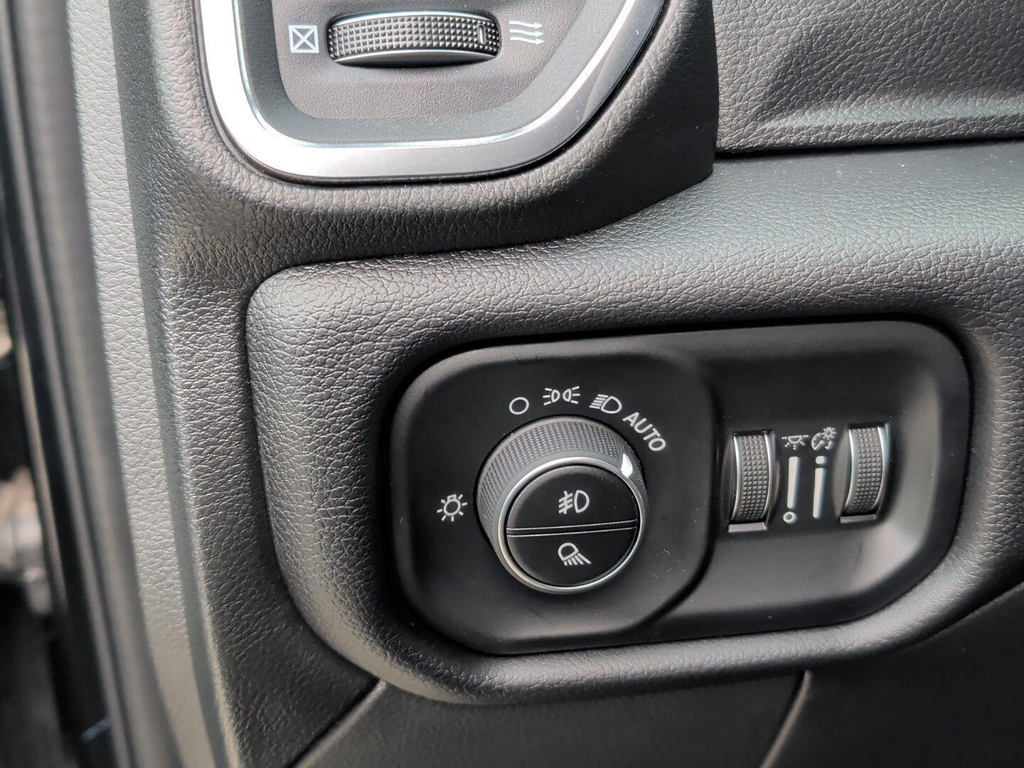2025 RAM 2500 Laramie - Photo 14