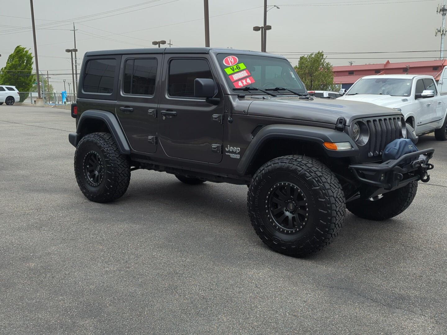2019 Jeep Wrangler Sport S's photo