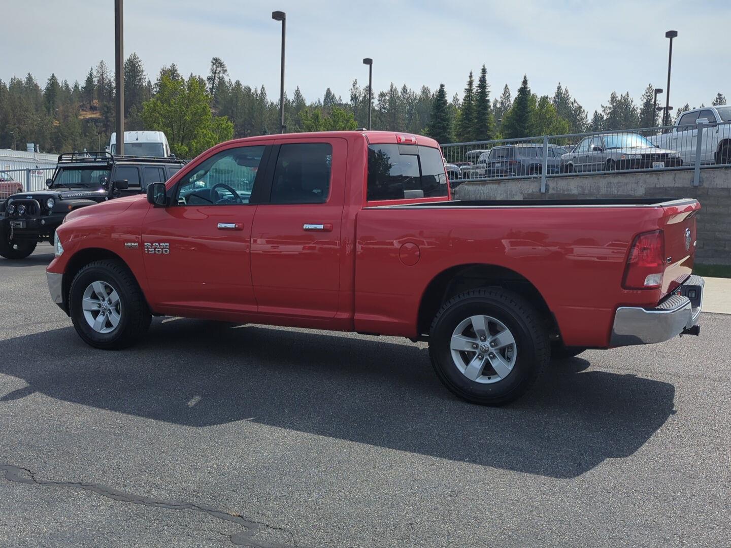 2016 Ram 1500 SLT photo 4